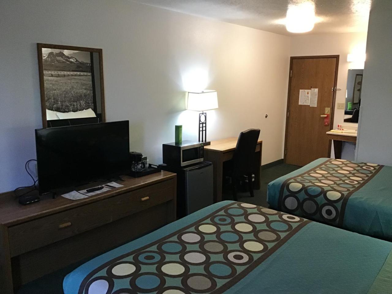 Super 8 By Wyndham Rexburg Hotel Kültér fotó