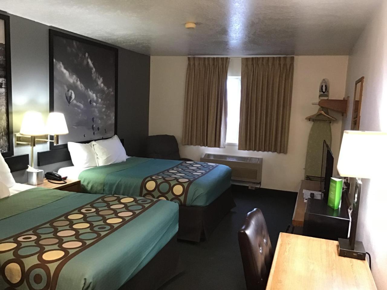 Super 8 By Wyndham Rexburg Hotel Kültér fotó